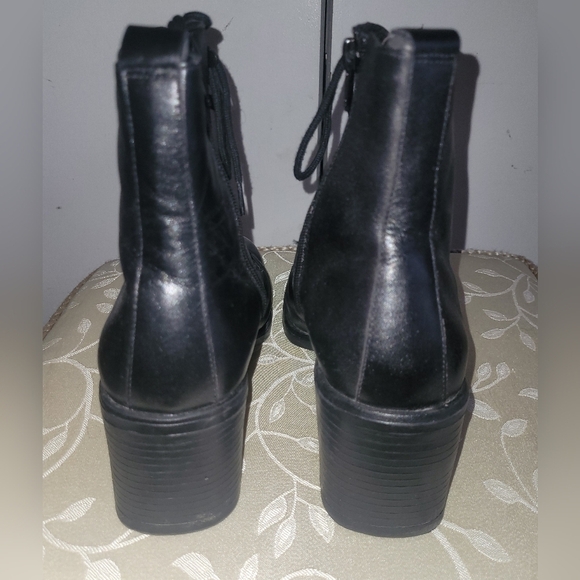 Infiniti Black Lace-up Bootie Sz.8.5M - Picture 3 of 6